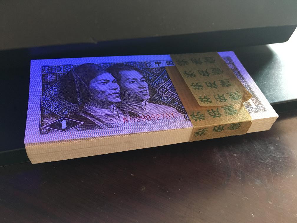 8001青天白日带背详云百连[中国投资资讯网交刑视频犬图片