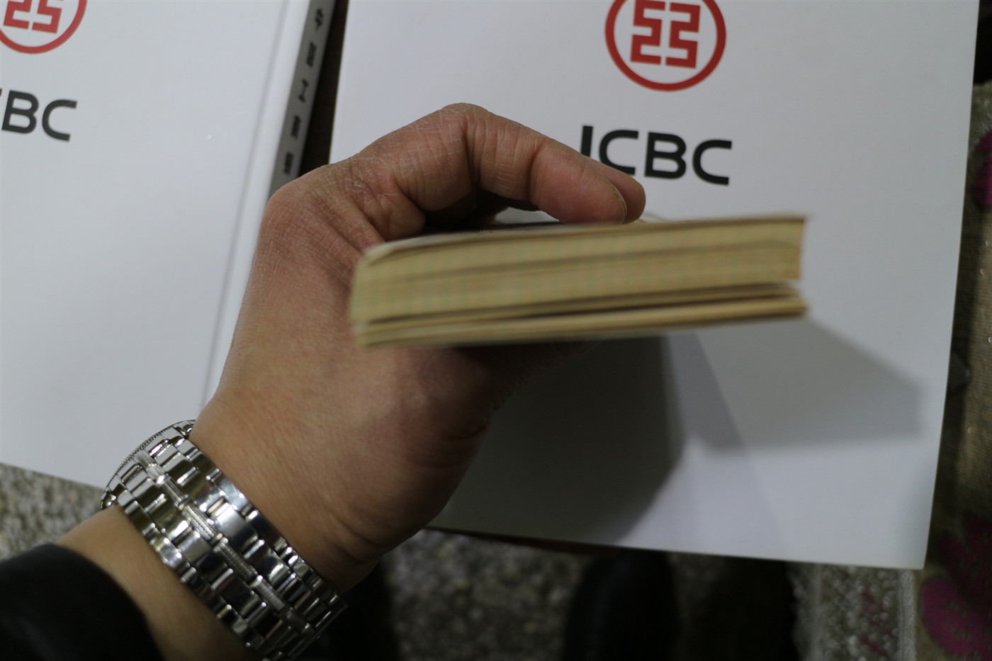 dvubb 图片点击可在新窗口打开查看