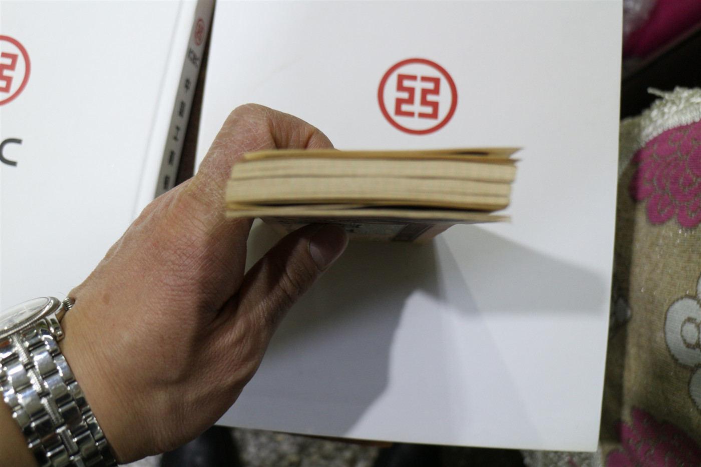 dvubb 图片点击可在新窗口打开查看