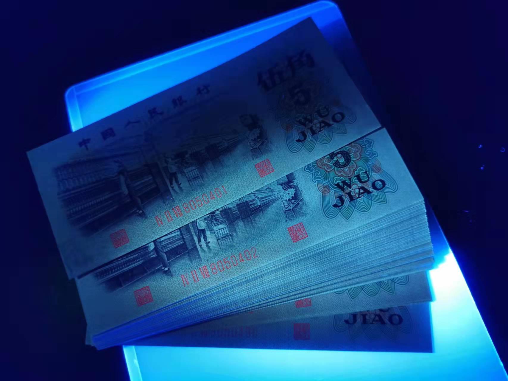 dvubb 图片点击可在新窗口打开查看