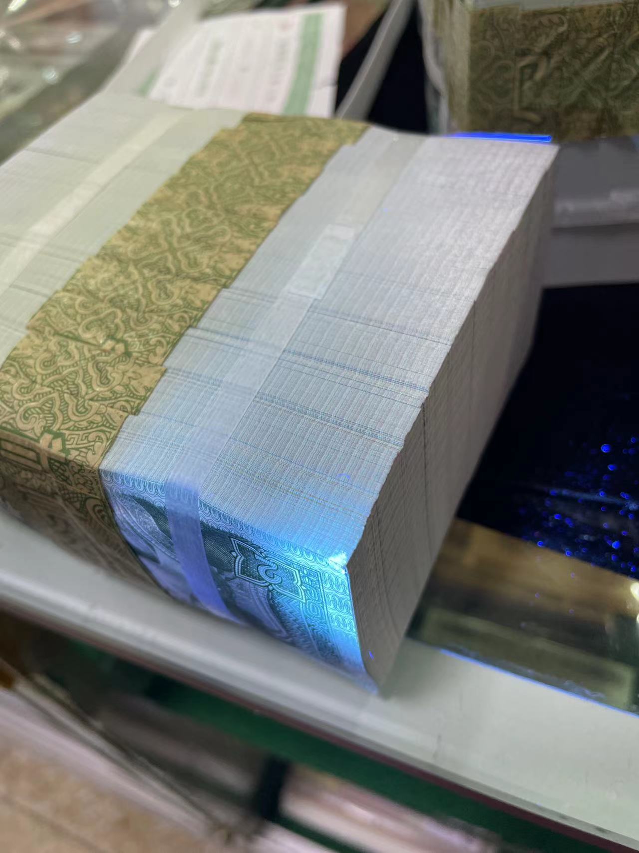 dvubb 图片点击可在新窗口打开查看