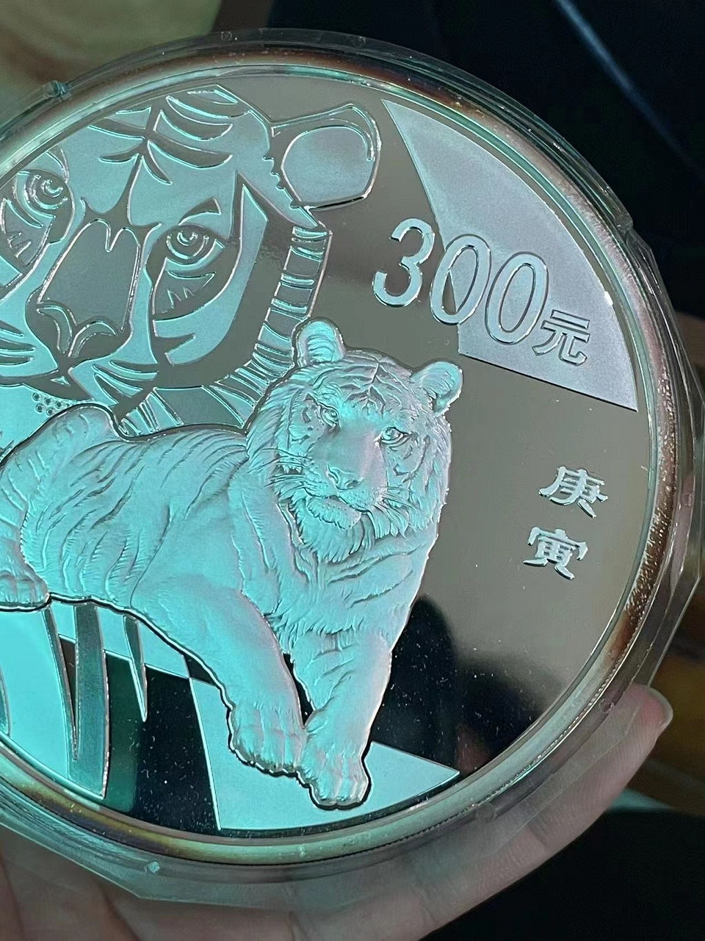 dvubb 图片点击可在新窗口打开查看