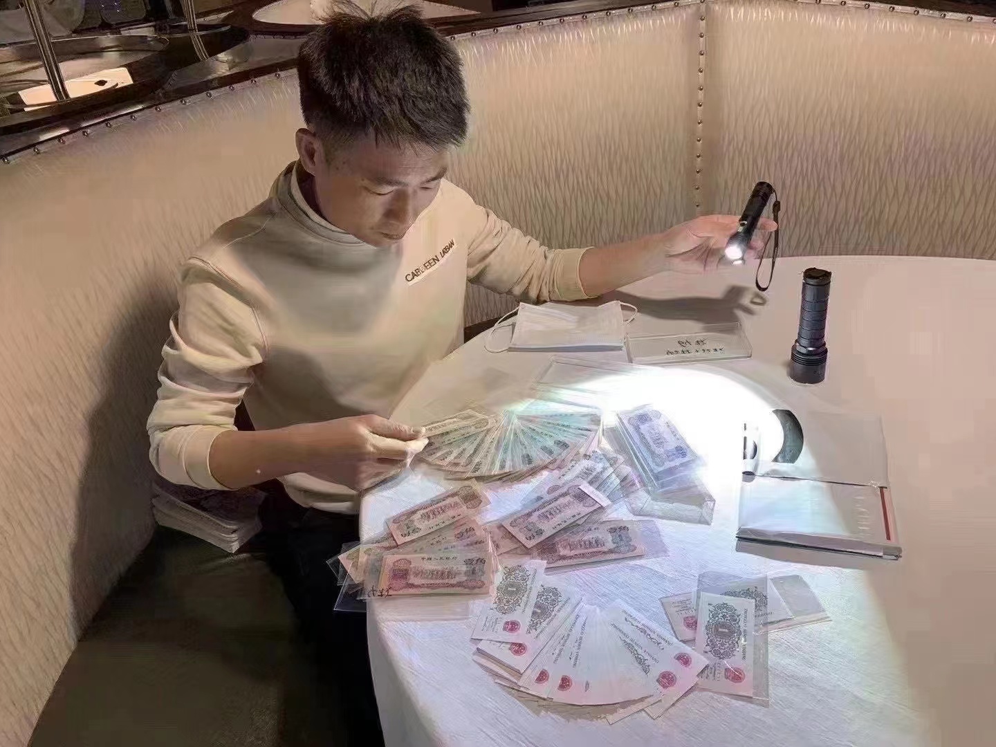dvubb 图片点击可在新窗口打开查看