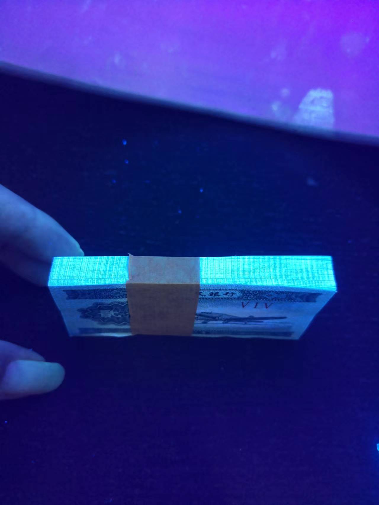 dvubb 图片点击可在新窗口打开查看