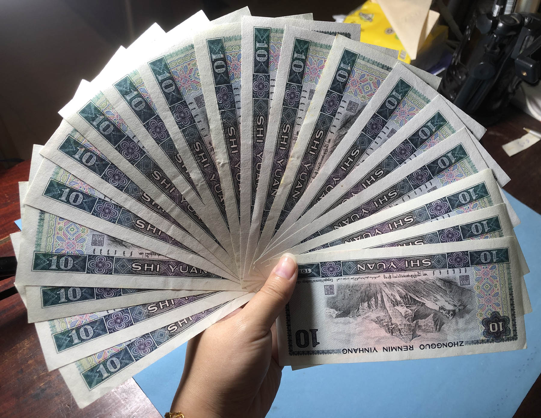 dvubb 图片点击可在新窗口打开查看