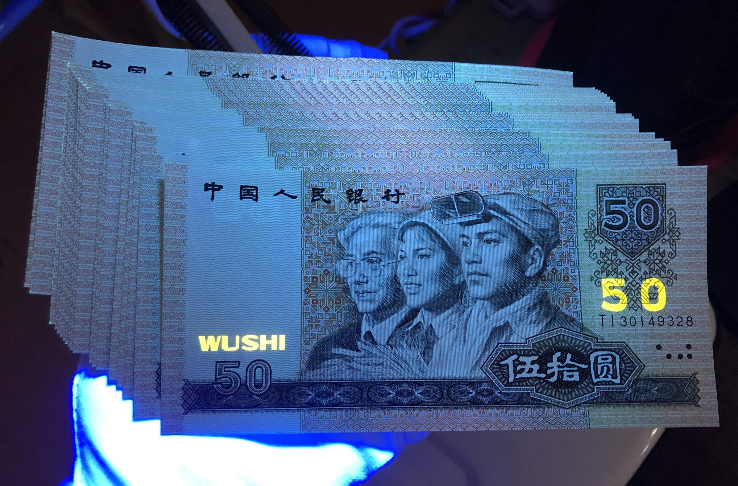 dvubb 图片点击可在新窗口打开查看