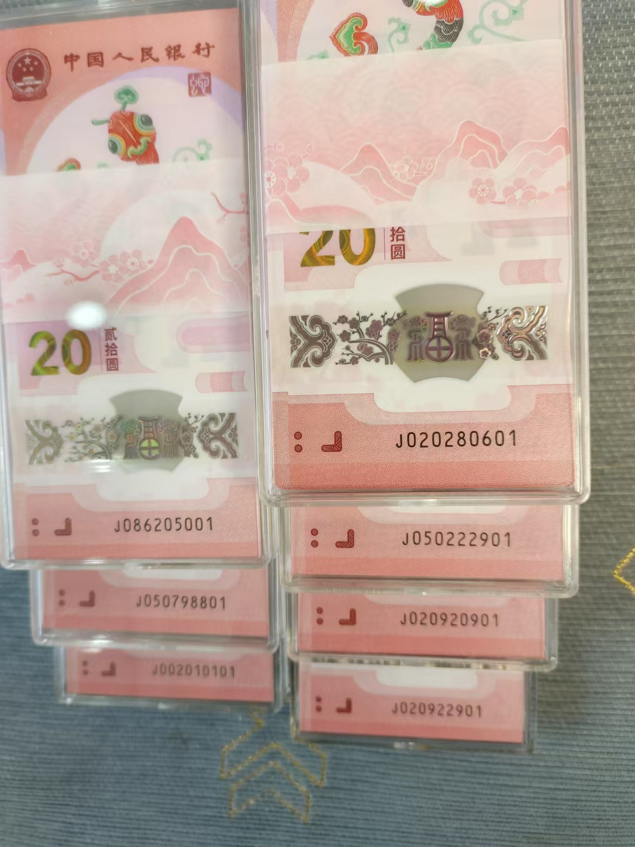 dvubb 图片点击可在新窗口打开查看