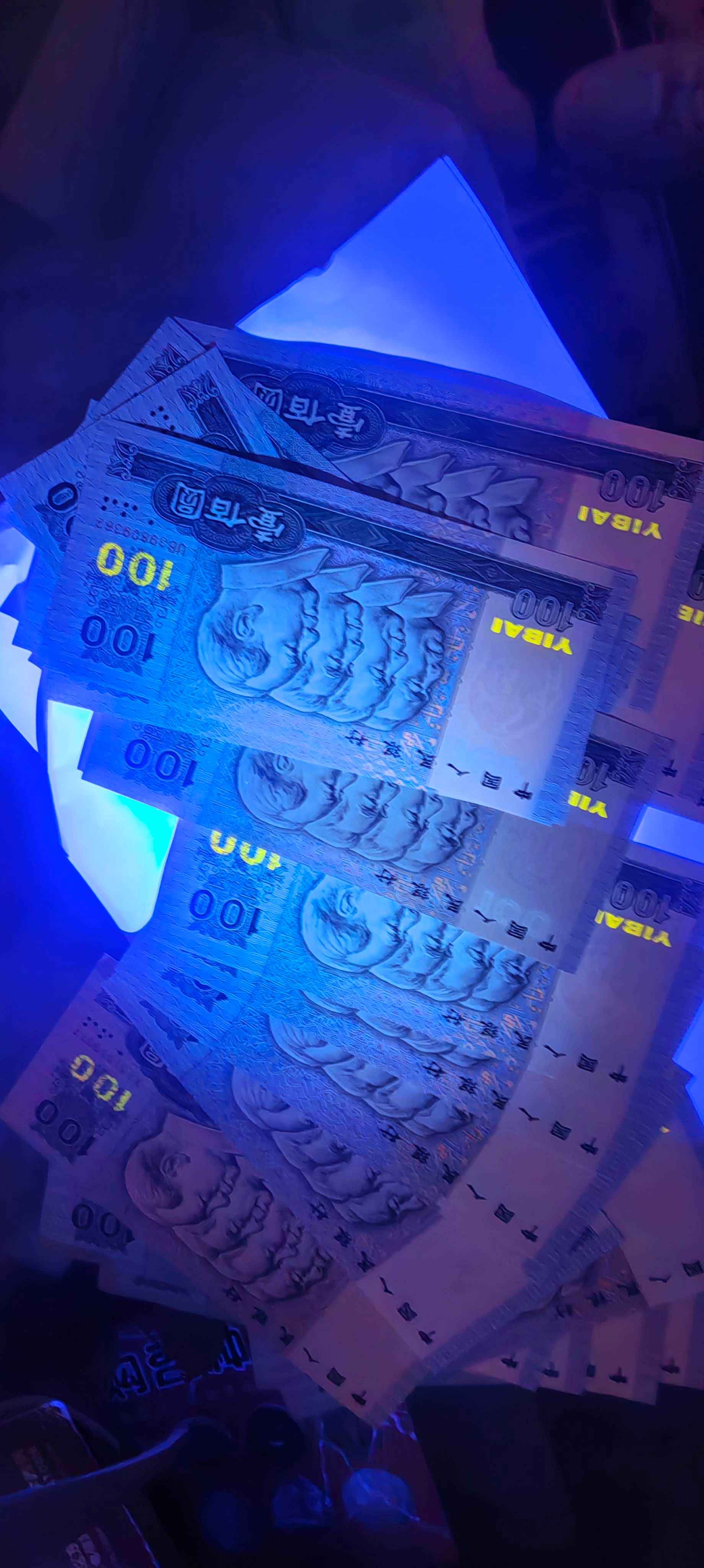 dvubb 图片点击可在新窗口打开查看