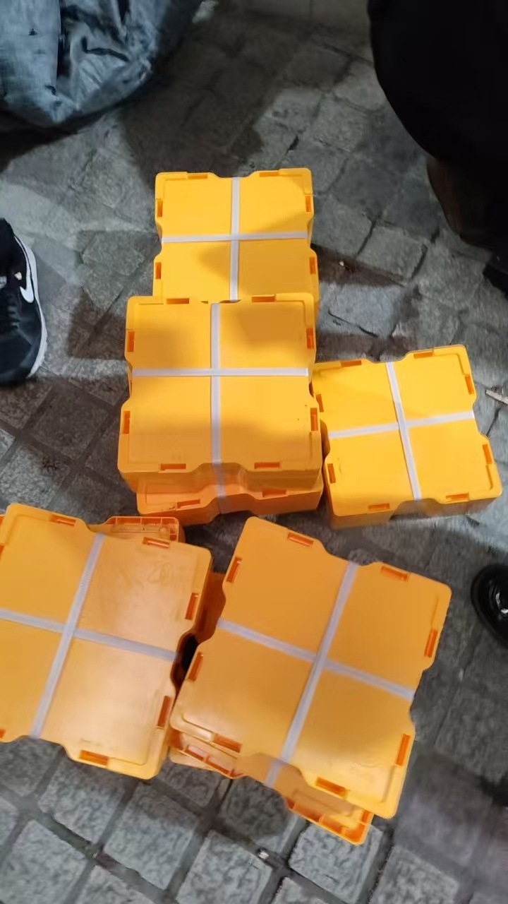 dvubb 图片点击可在新窗口打开查看