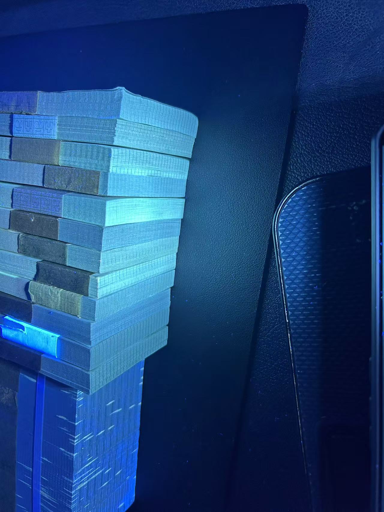 dvubb 图片点击可在新窗口打开查看