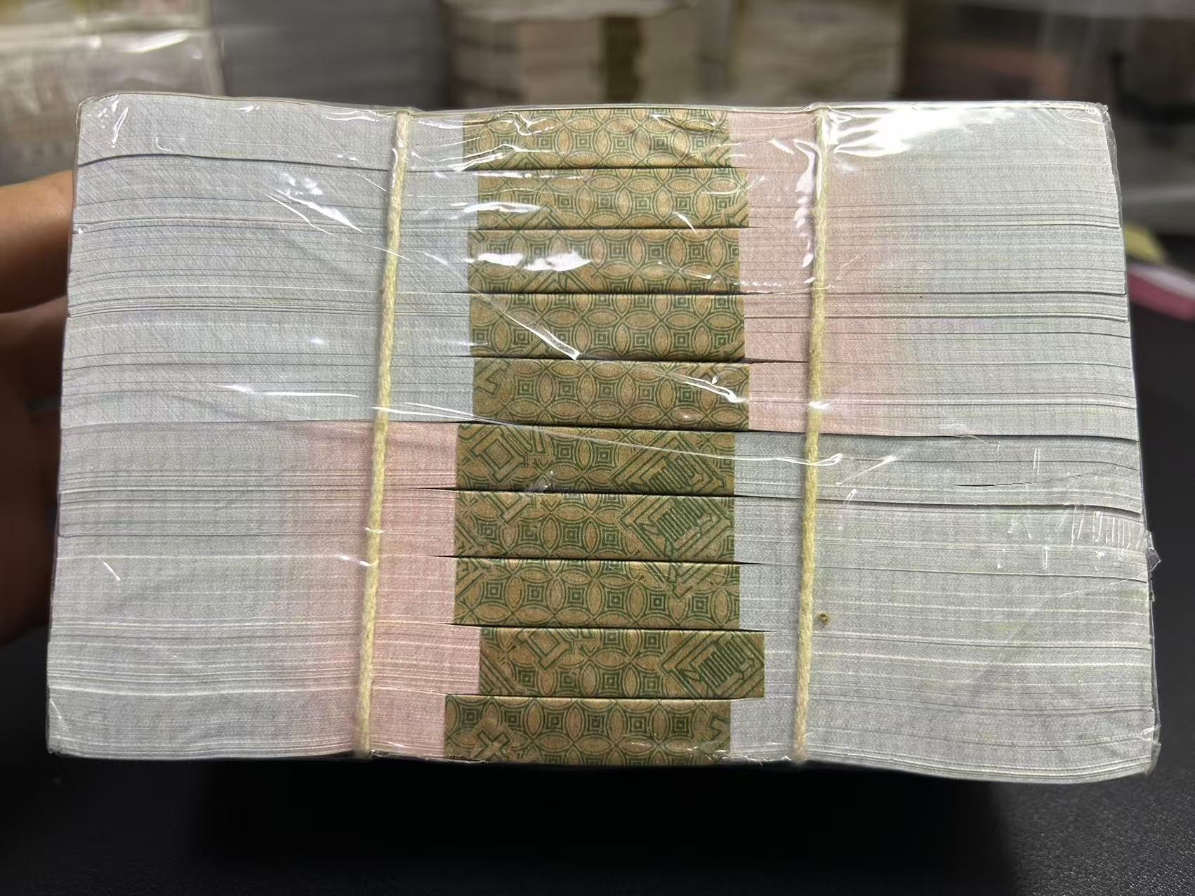 dvubb 图片点击可在新窗口打开查看