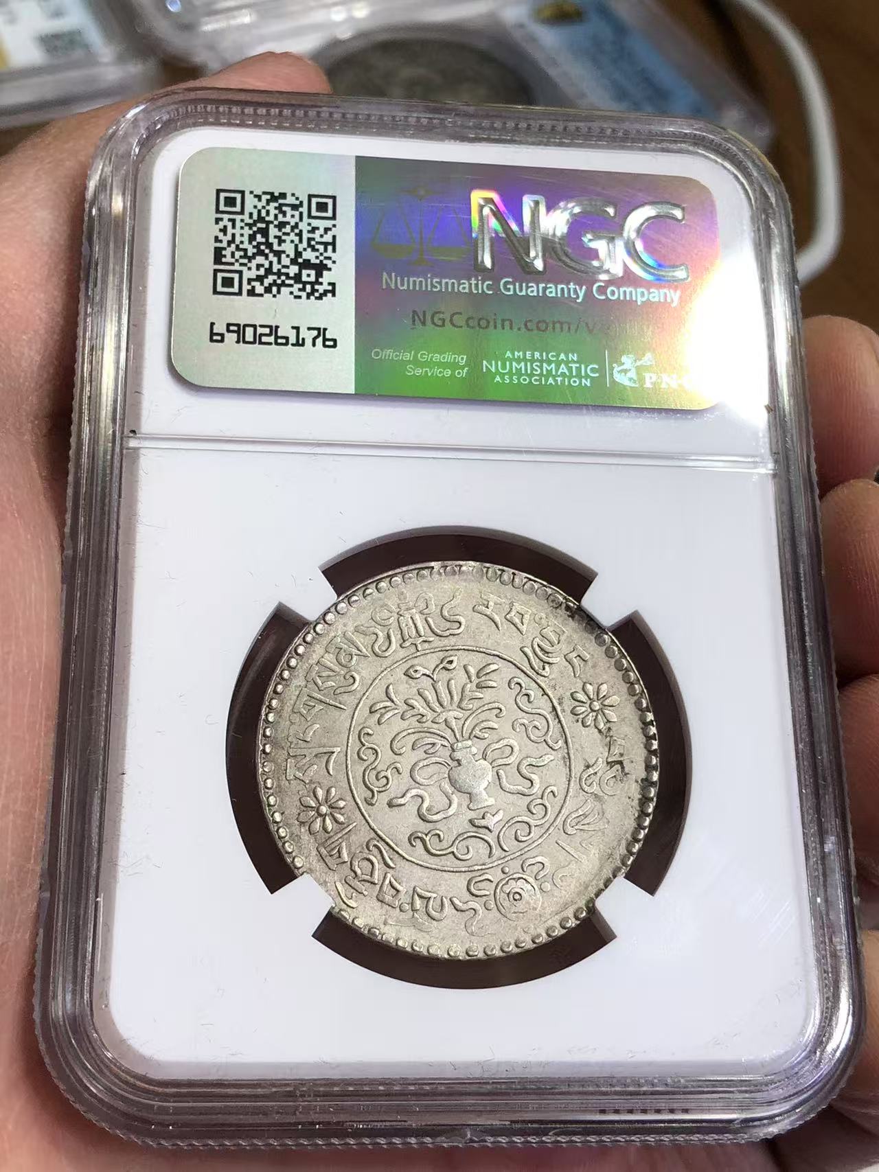 dvubb 图片点击可在新窗口打开查看