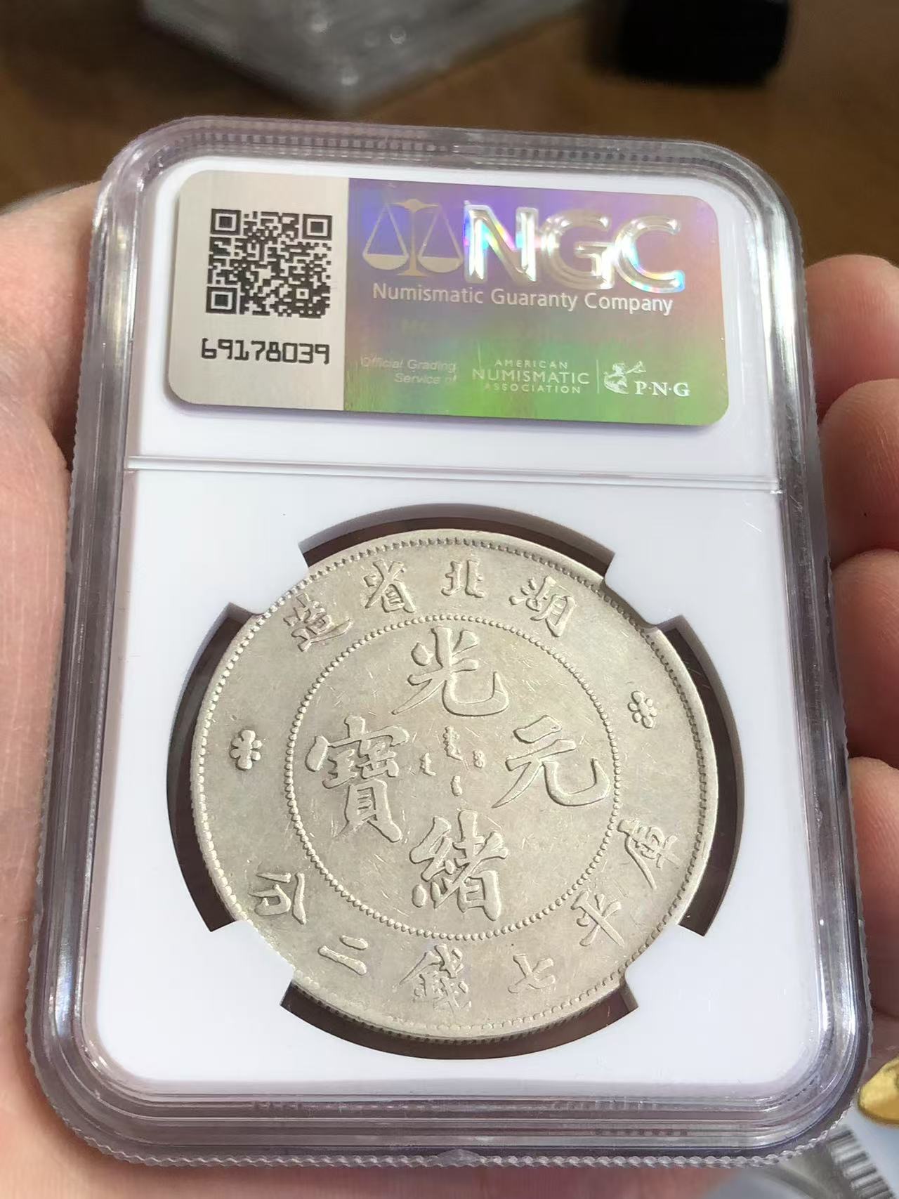dvubb 图片点击可在新窗口打开查看