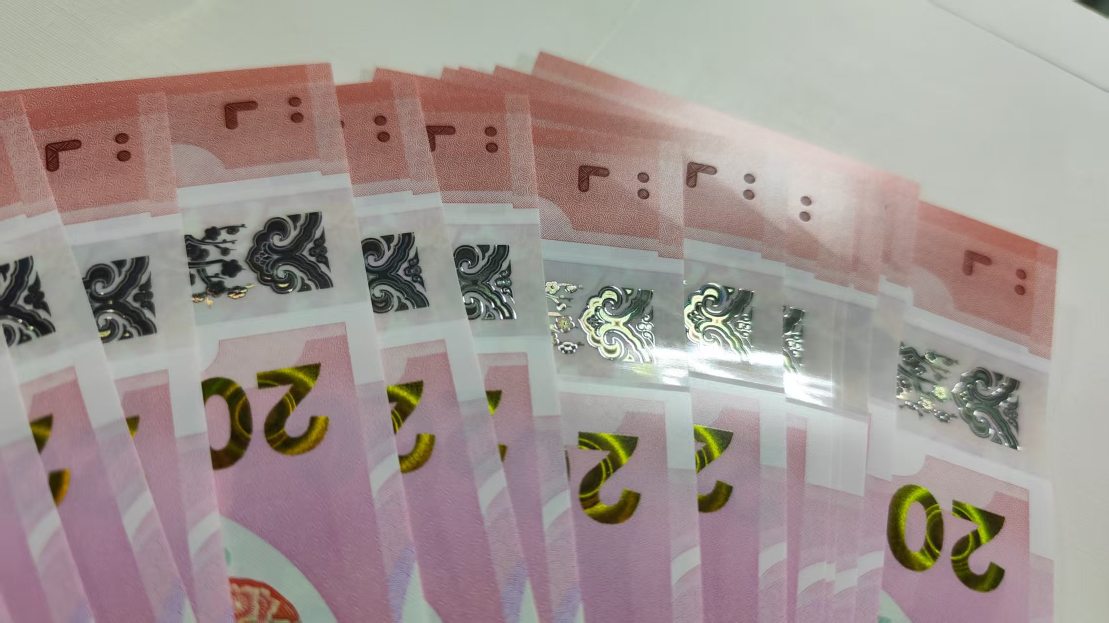 dvubb 图片点击可在新窗口打开查看