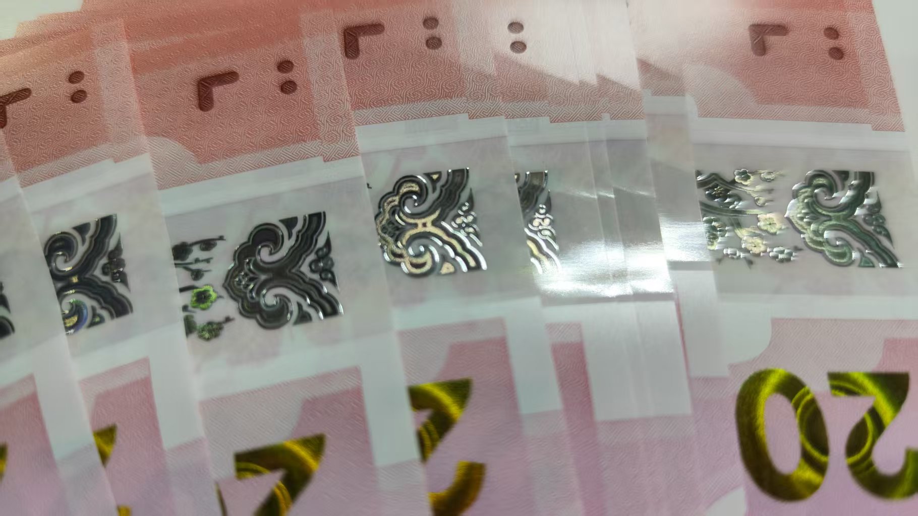 dvubb 图片点击可在新窗口打开查看