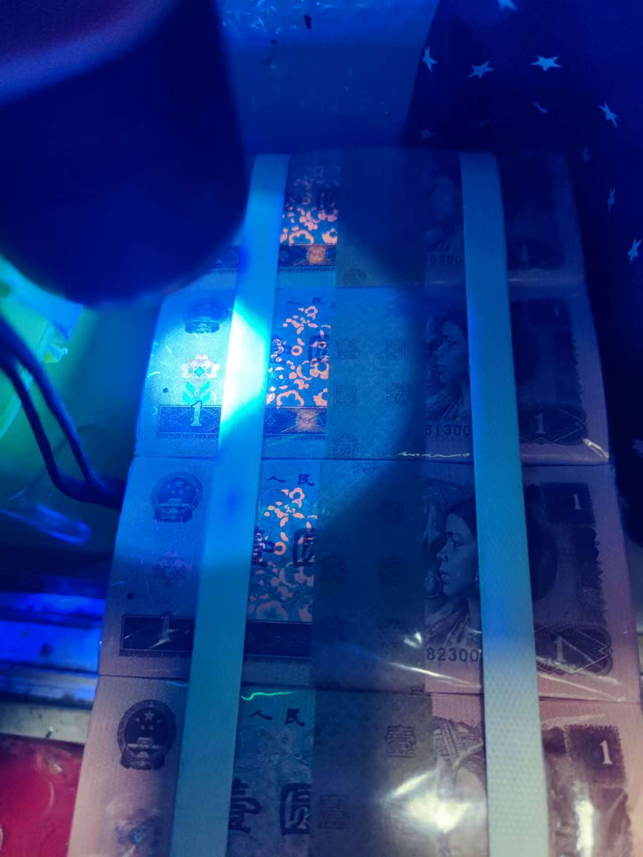 dvubb 图片点击可在新窗口打开查看