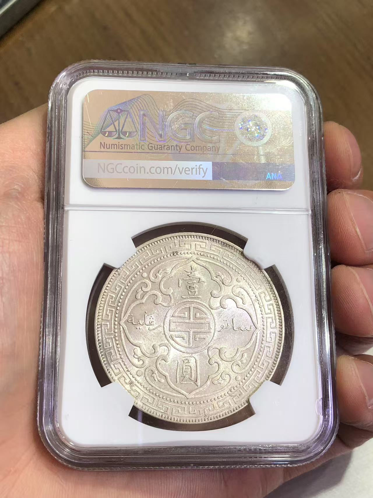 dvubb 图片点击可在新窗口打开查看