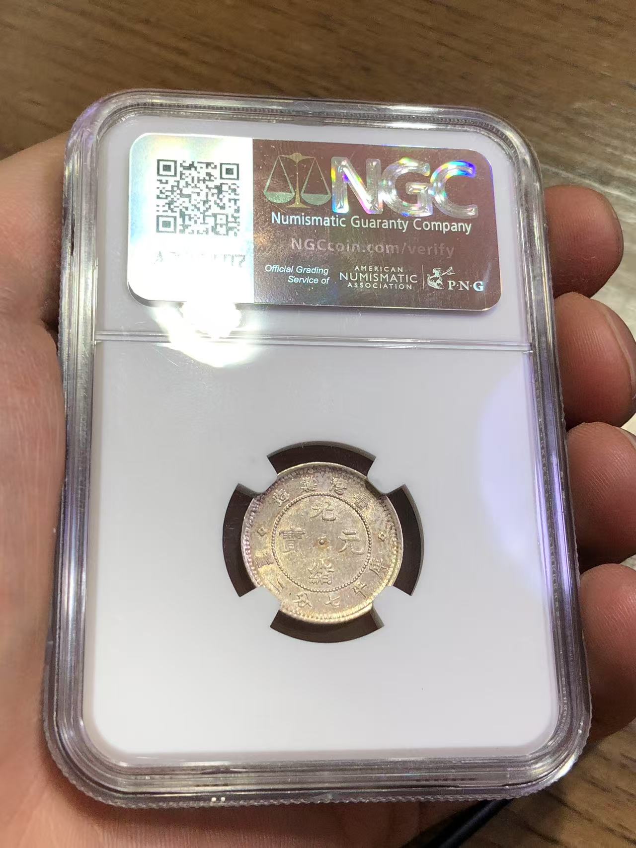 dvubb 图片点击可在新窗口打开查看