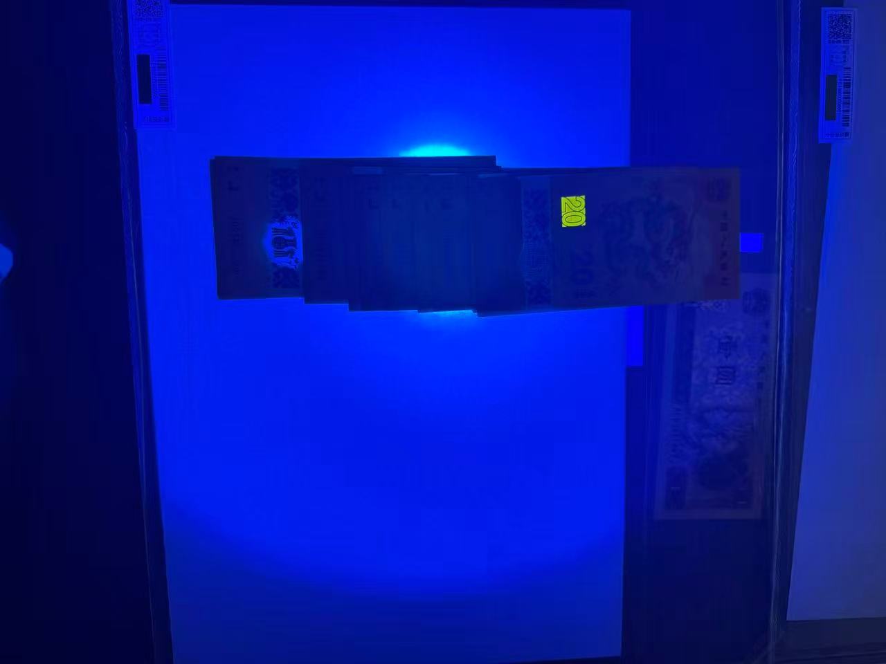 dvubb 图片点击可在新窗口打开查看