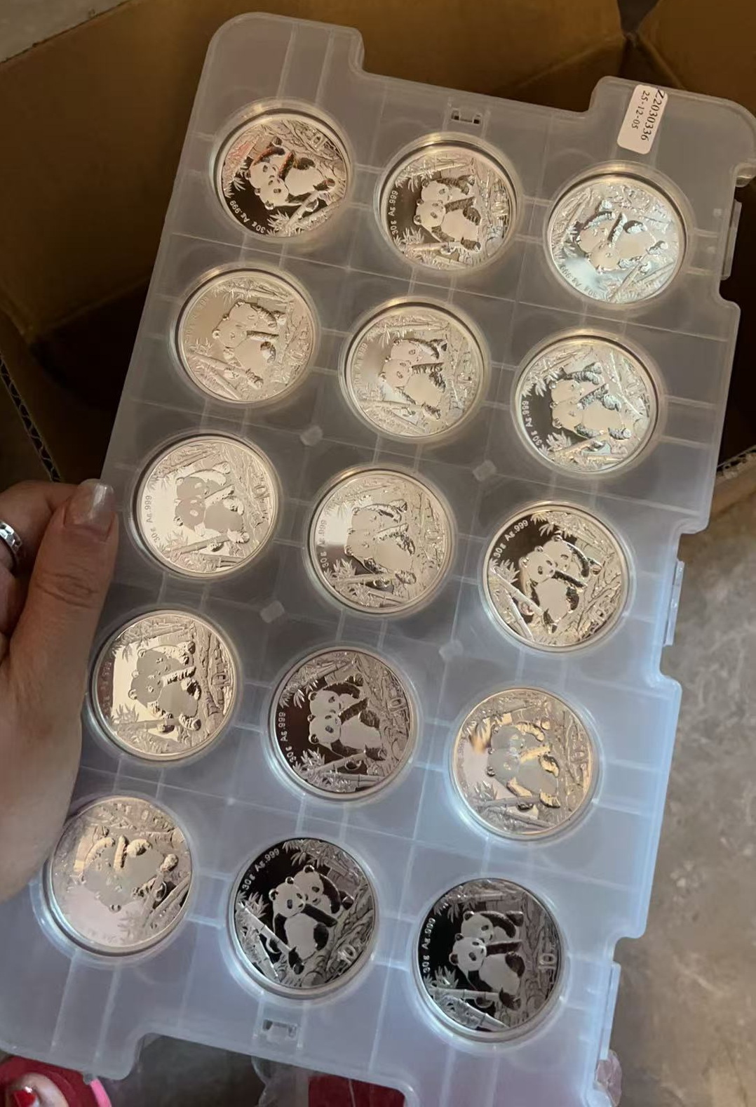 dvubb 图片点击可在新窗口打开查看