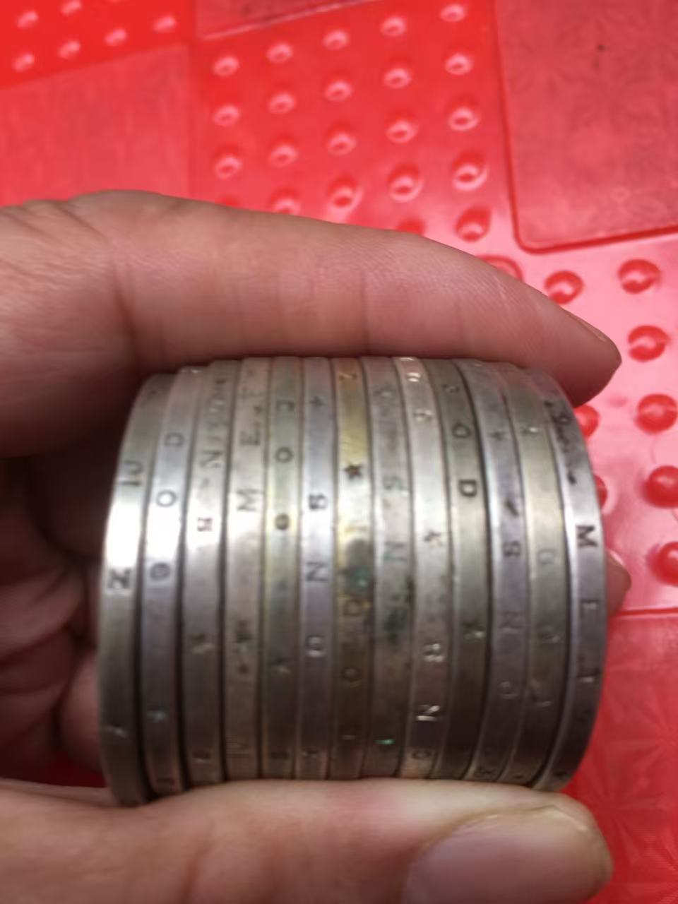 dvubb 图片点击可在新窗口打开查看