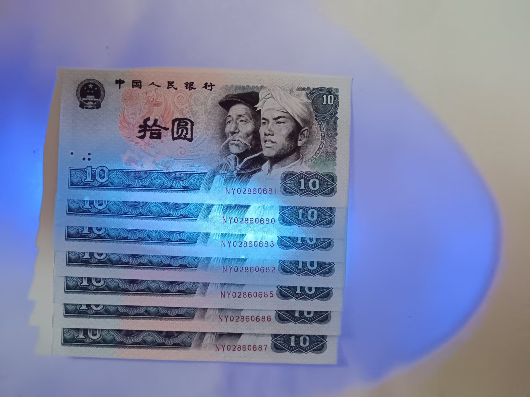 dvubb 图片点击可在新窗口打开查看