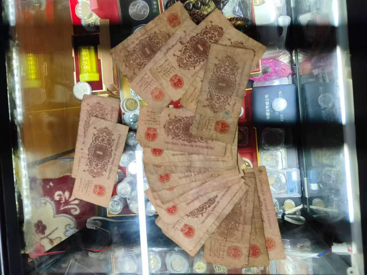 dvubb 图片点击可在新窗口打开查看