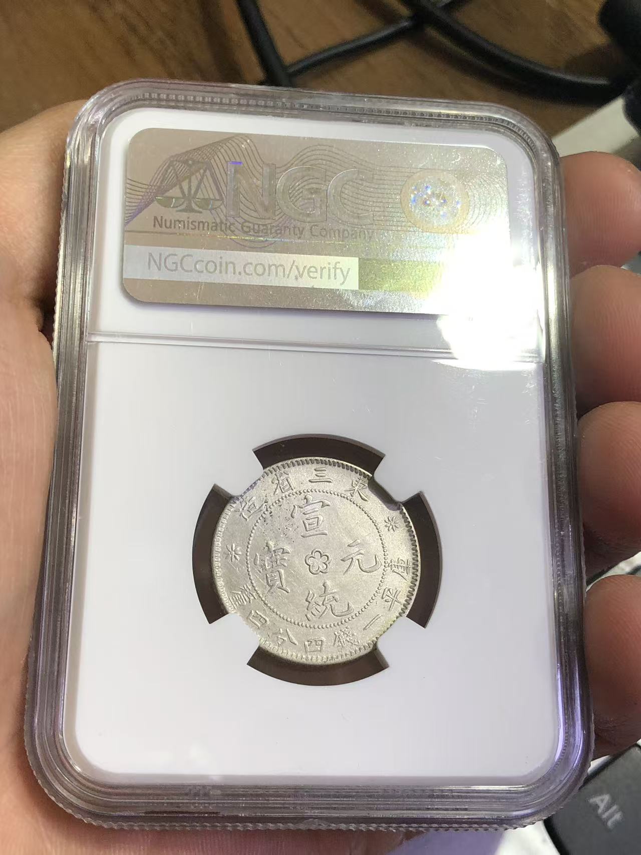 dvubb 图片点击可在新窗口打开查看