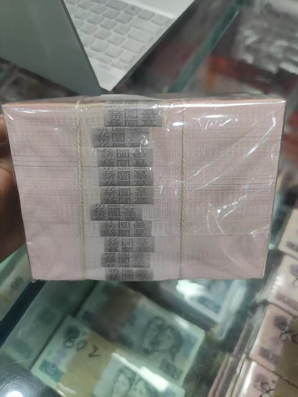 dvubb 图片点击可在新窗口打开查看