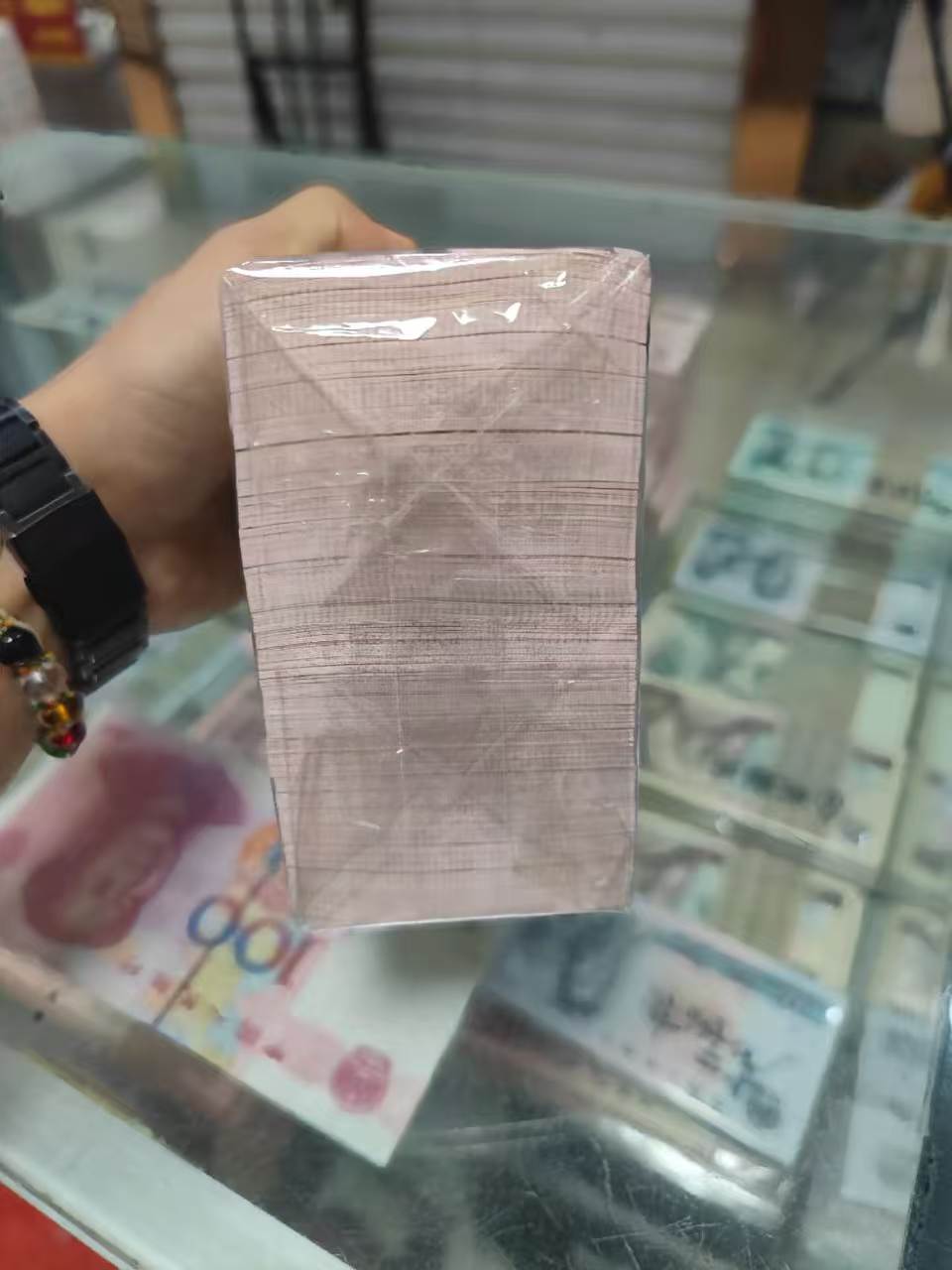 dvubb 图片点击可在新窗口打开查看