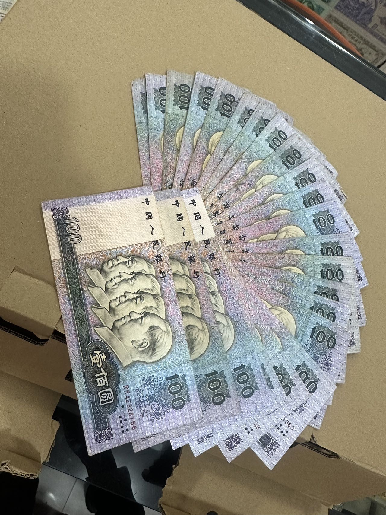 dvubb 图片点击可在新窗口打开查看