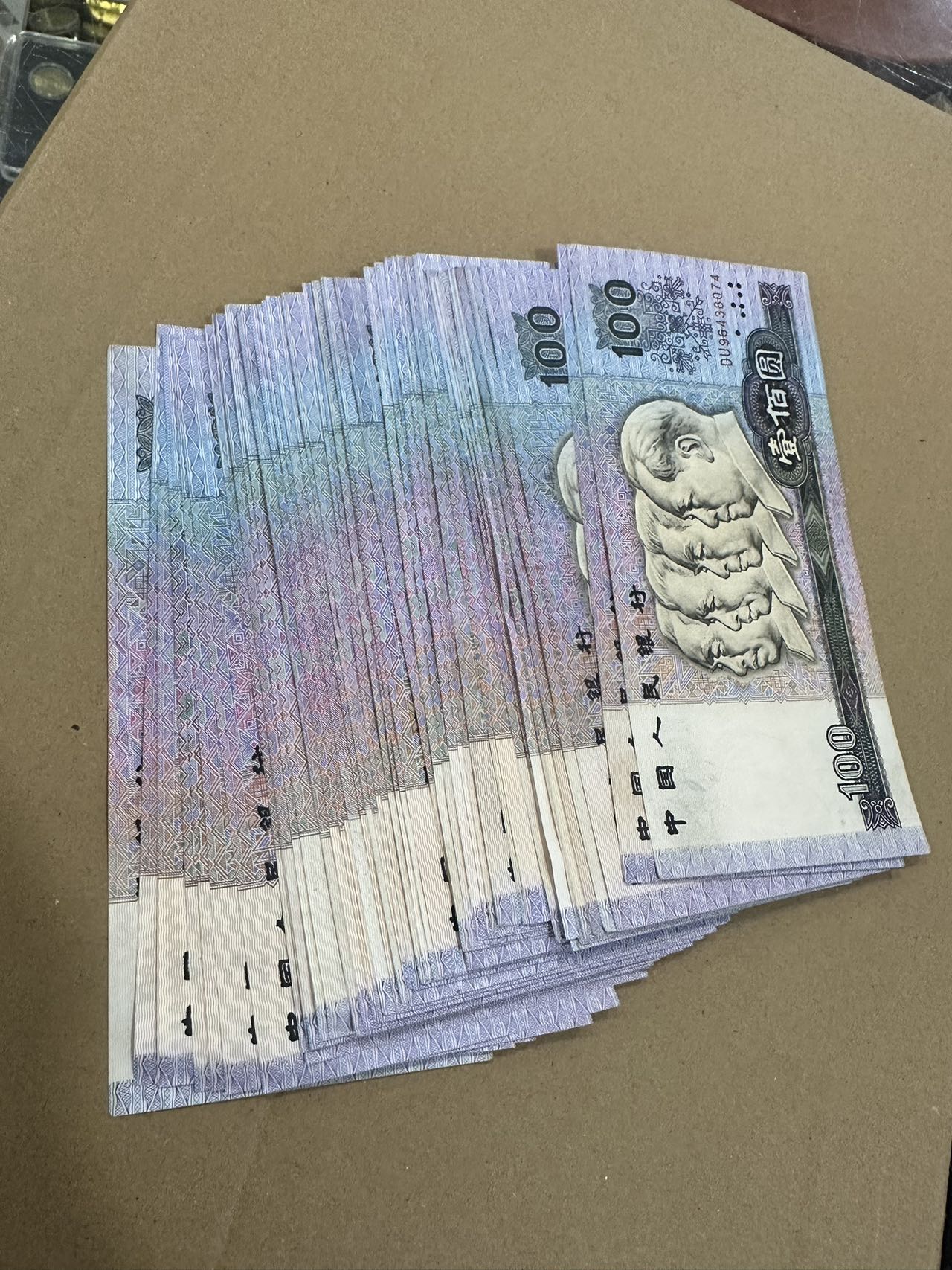 dvubb 图片点击可在新窗口打开查看