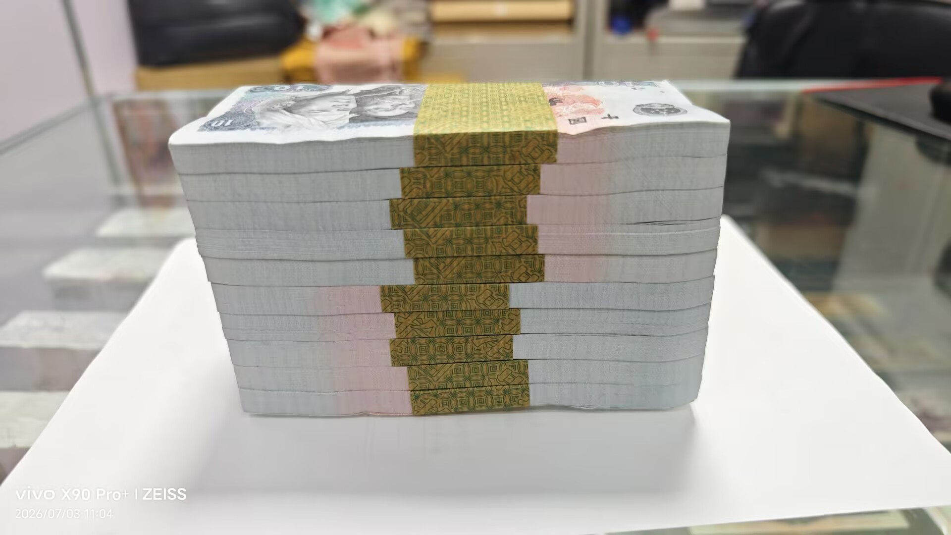 dvubb 图片点击可在新窗口打开查看