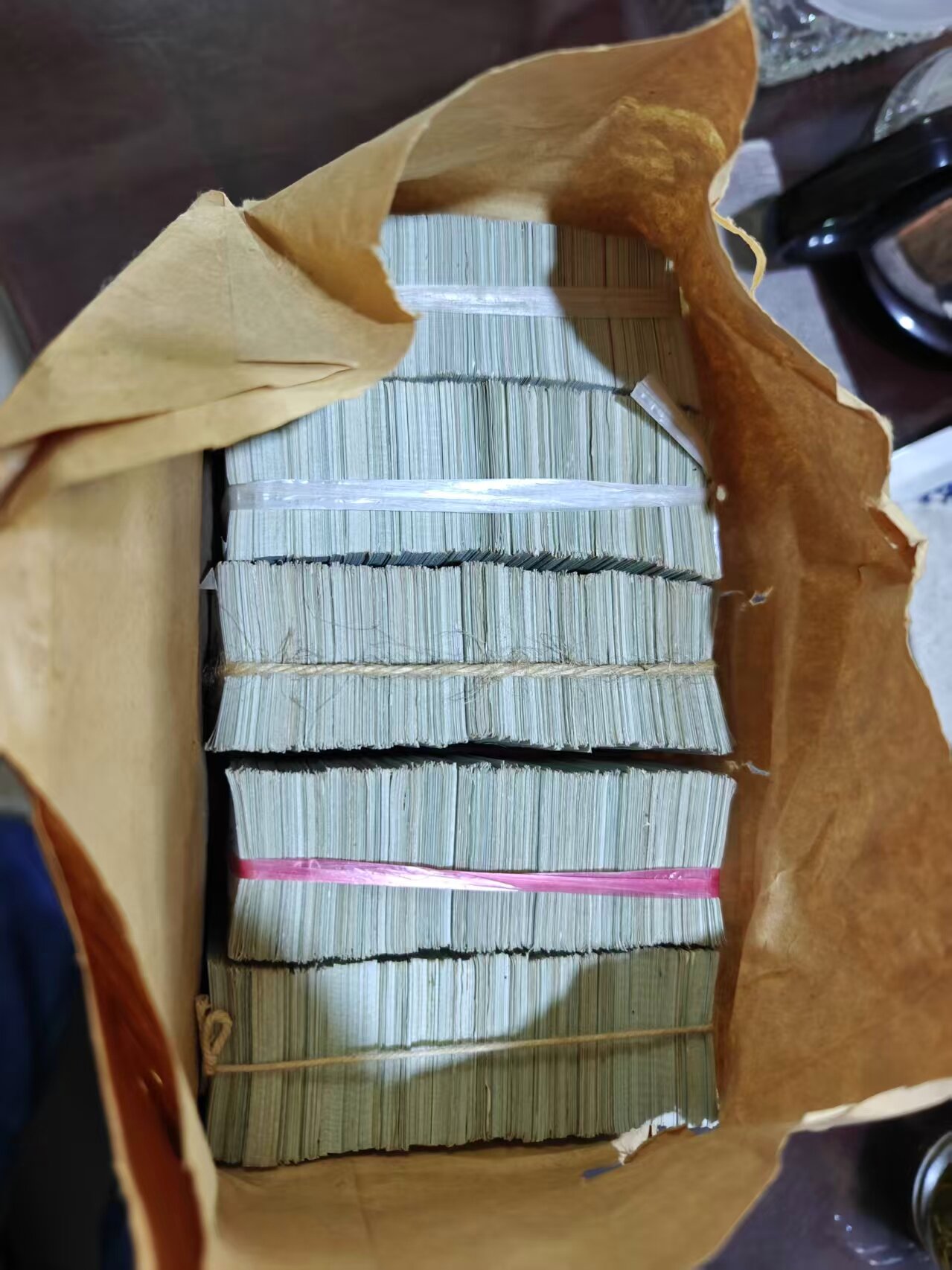 dvubb 图片点击可在新窗口打开查看