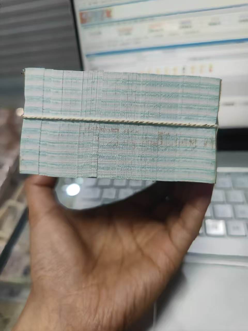 dvubb 图片点击可在新窗口打开查看